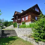 Dworek Mysliwski Villa *