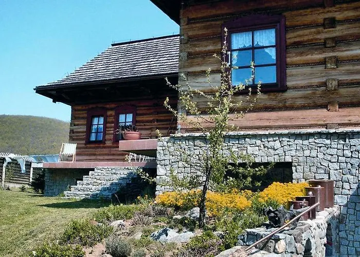 Dworek Mysliwski Vila Laskowka (Lower Silesia)